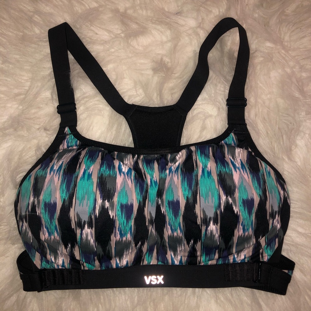 VSX sports bra size 34C